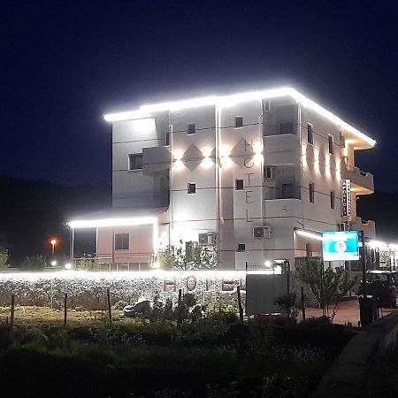 Përmet Hotel Apostoli מראה חיצוני תמונה