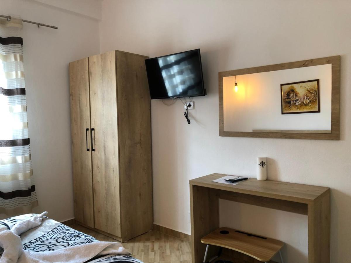 Përmet Hotel Apostoli מראה חיצוני תמונה