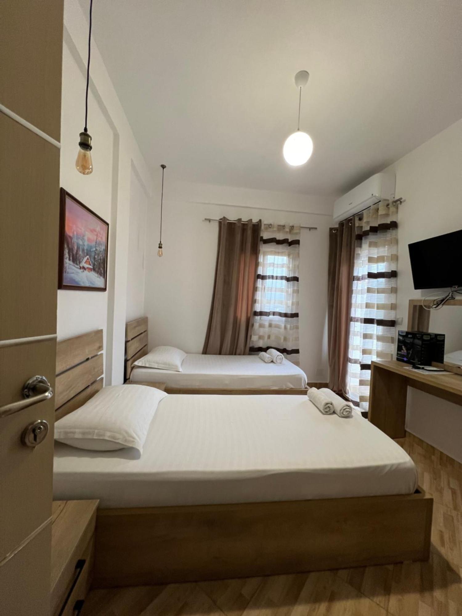 Përmet Hotel Apostoli מראה חיצוני תמונה