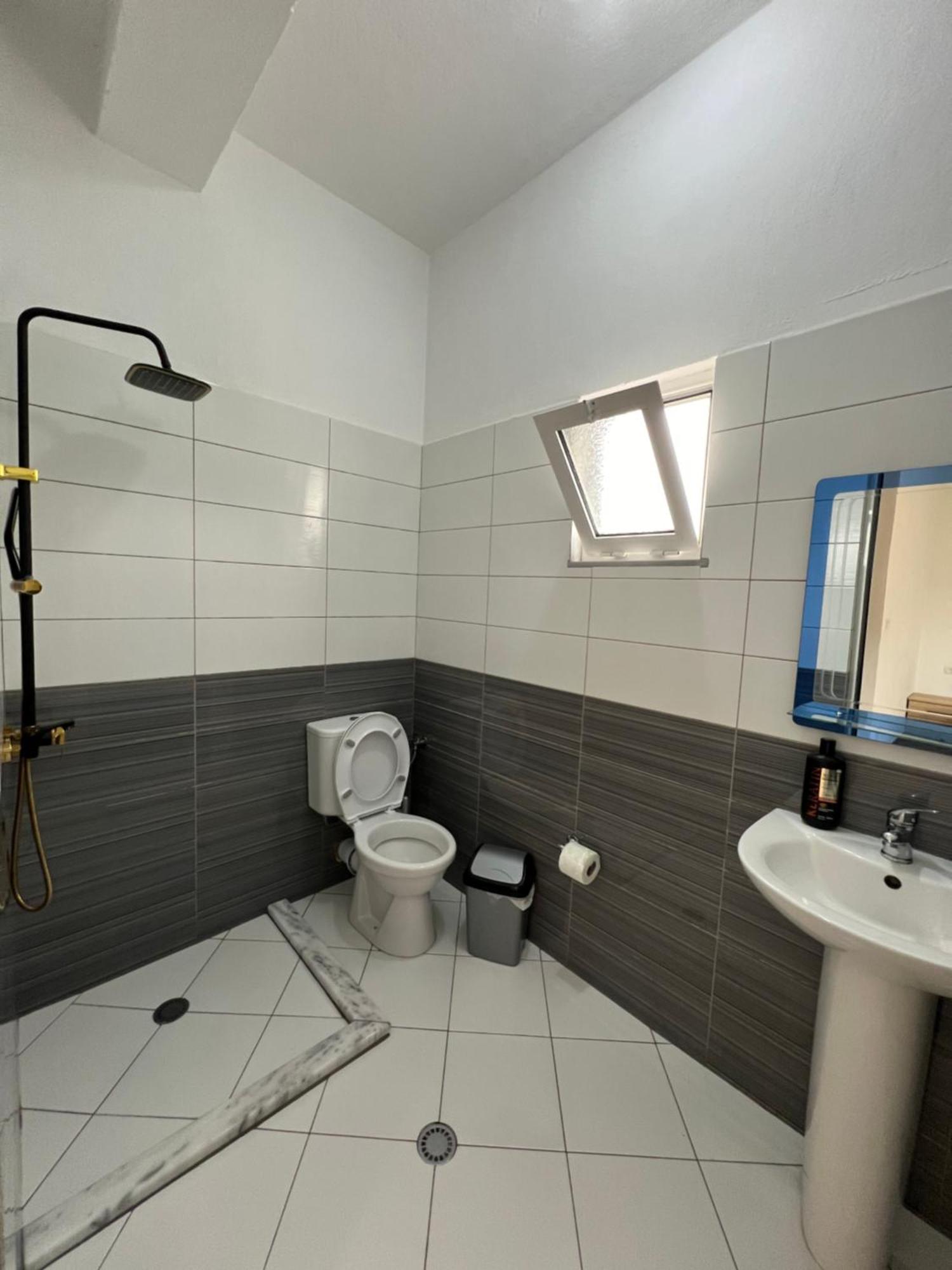 Përmet Hotel Apostoli מראה חיצוני תמונה